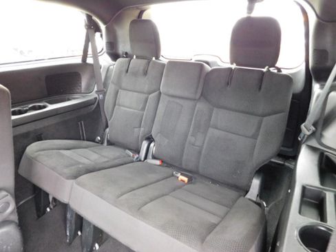 Used 2020 Dodge Grand Caravan SE image 19