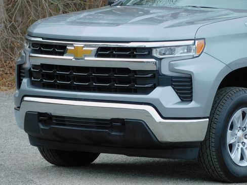 Used 2025 Chevrolet Silverado 1500 LT image 11