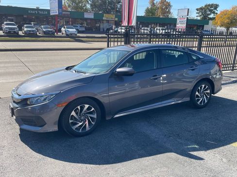 Used 2017 Honda Civic EX image 3