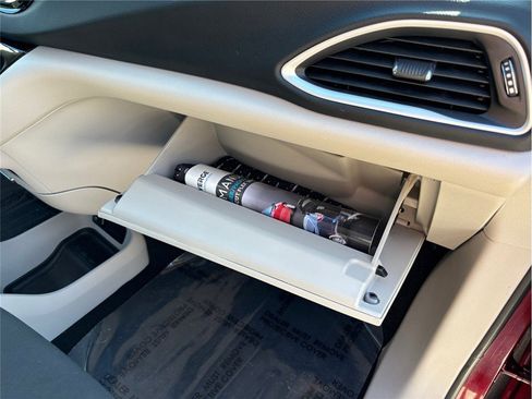 Used 2023 Chrysler Voyager LX image 41