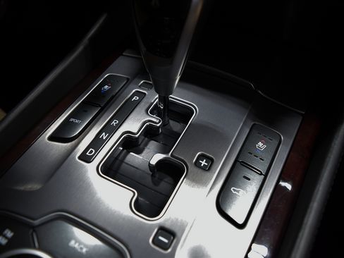 Used 2011 Hyundai Equus Signature RWD image 27
