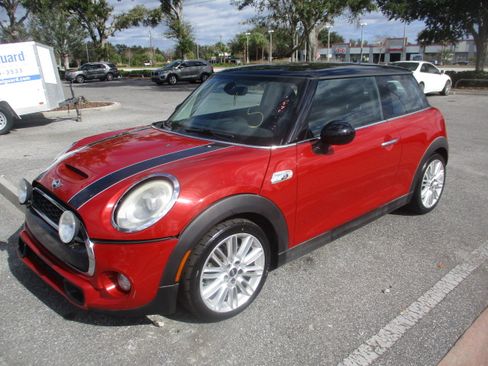 Used 2015 MINI Cooper S image 2