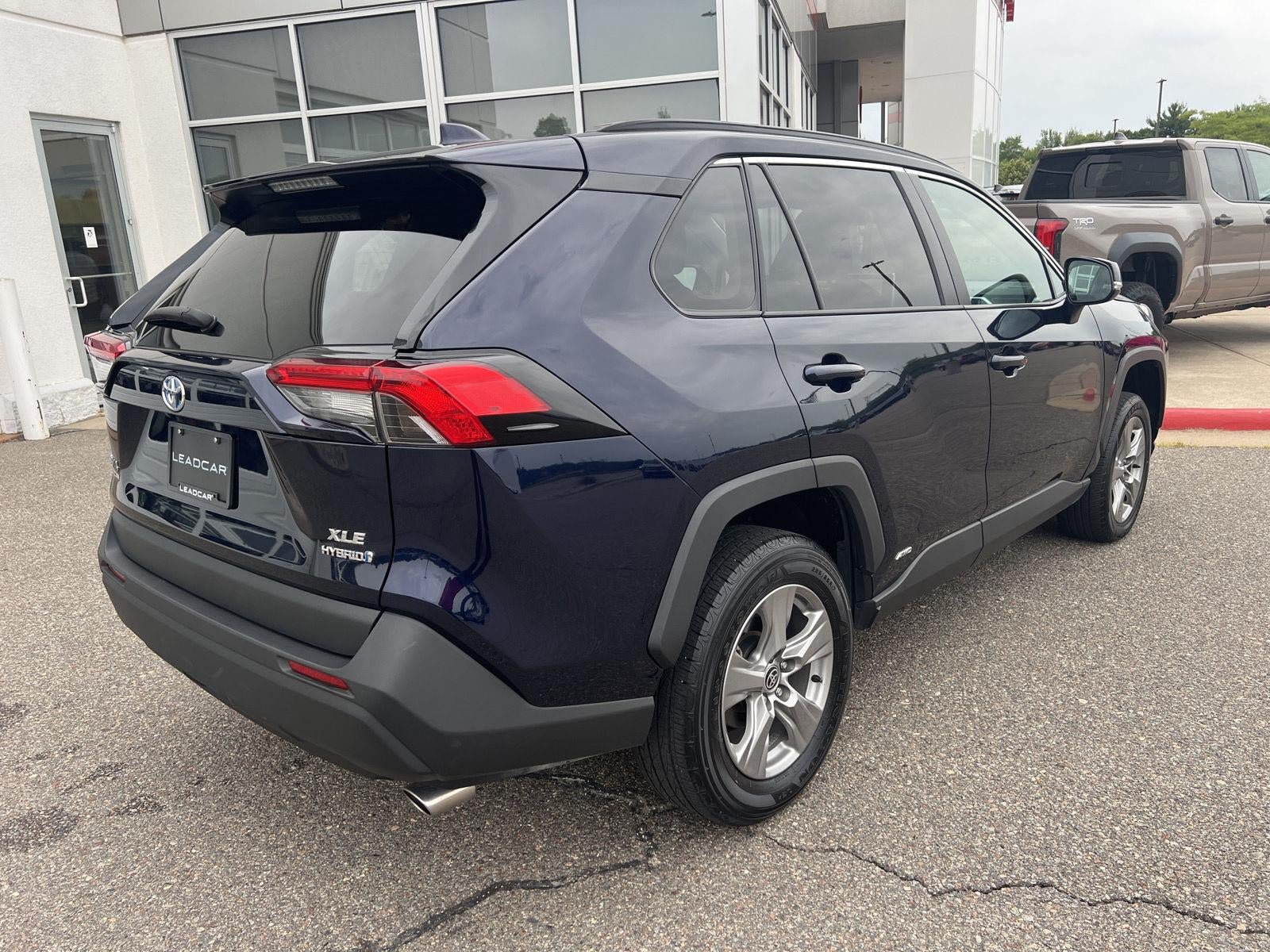 Used 2024 Toyota RAV4 XLE AWD/4WD image 16