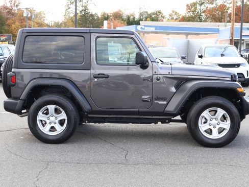 Used 2021 Jeep Wrangler Sport S image 9