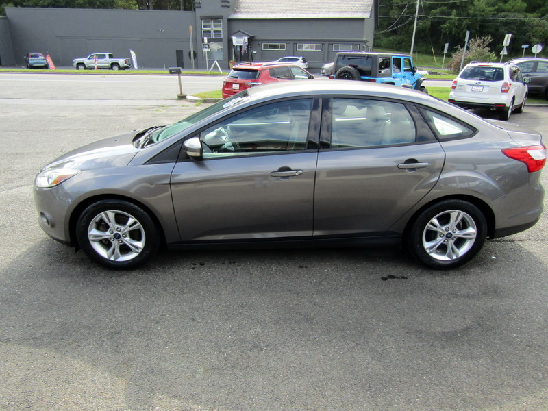 Used 2014 Ford Focus SE Sedan FWD image 6