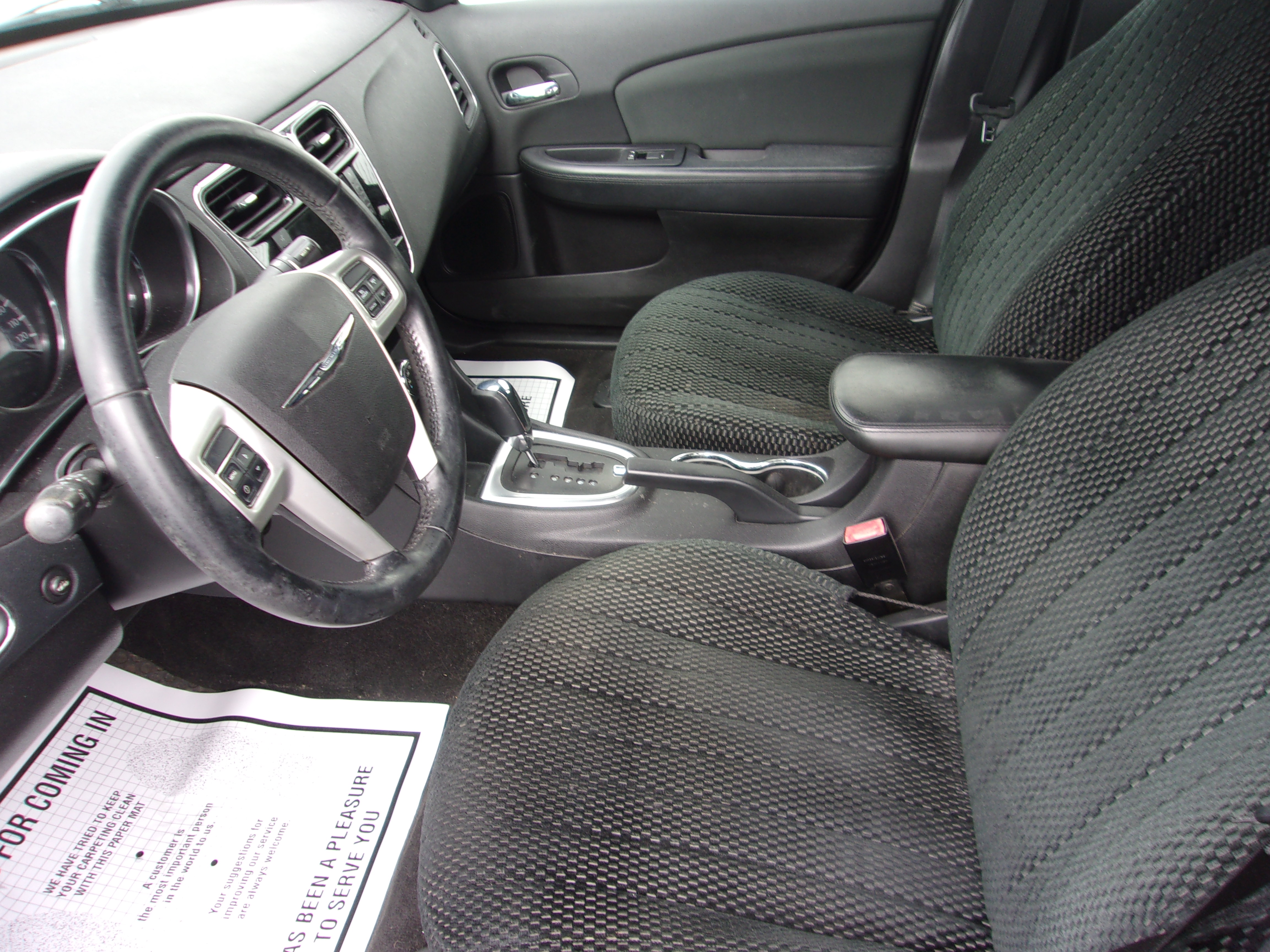 Used 2011 Chrysler 200 Touring Sedan FWD image 5