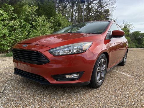 Used 2018 Ford Focus SE image 25