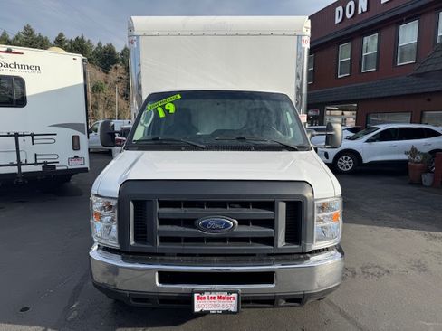 Used 2019 Ford E-350 and Econoline 350 image 26