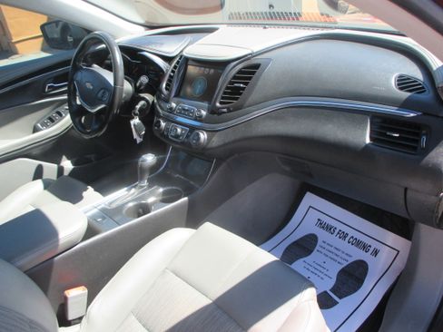 Used 2016 Chevrolet Impala LT image 3