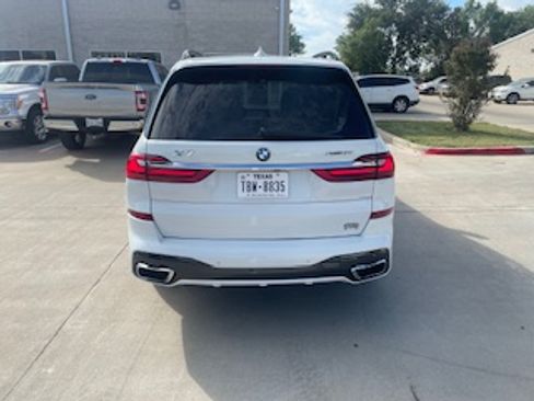 Used 2019 BMW X7 xDrive50i image 3