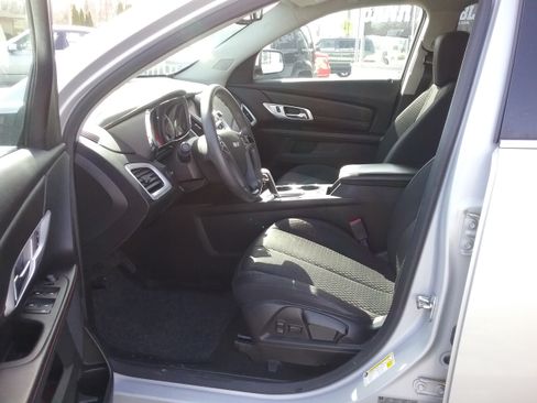 Used 2015 GMC Terrain SLE image 2