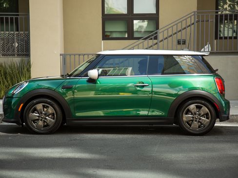 Used 2023 MINI Cooper image 3