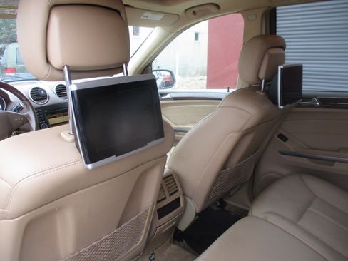 Used 2010 Mercedes-Benz GL 450 image 13