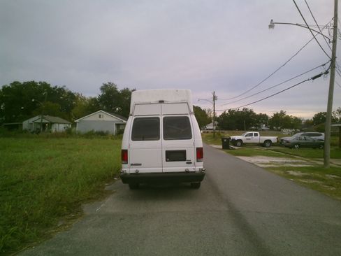 Used 2009 Ford E-250 and Econoline 250 Club Wagon image 6