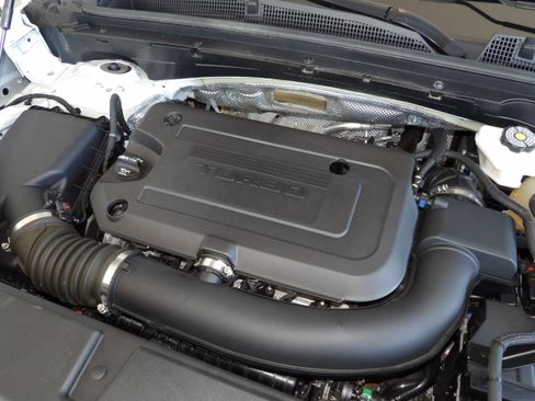 Used 2023 Buick Envision Essence image 14