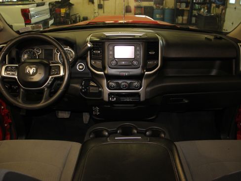Used 2019 RAM 2500 Big Horn image 26
