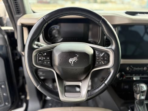 Used 2023 Ford Bronco Wildtrak image 19