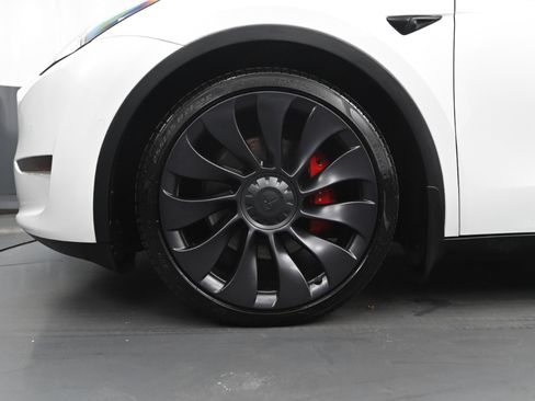 Used 2021 Tesla Model Y Performance image 10