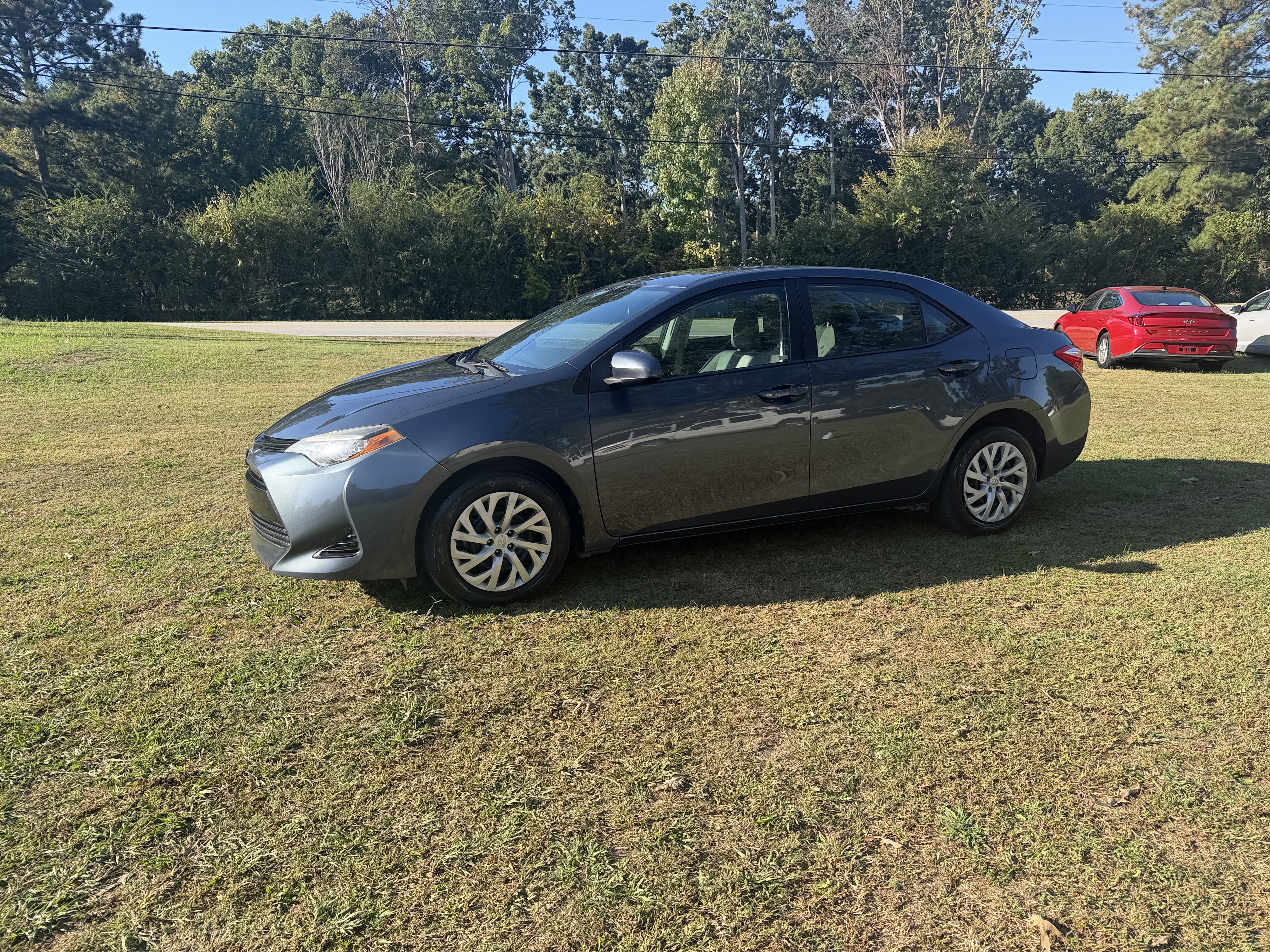 Used 2017 Toyota Corolla LE FWD image 4