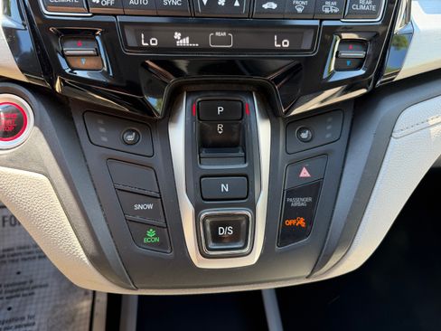 Used 2019 Honda Odyssey EX-L w/ RES & Navigation image 10