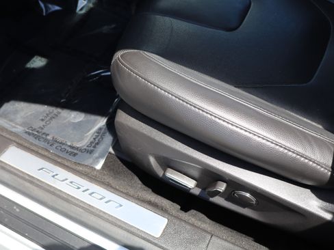 Used 2013 Ford Fusion Titanium FWD image 18