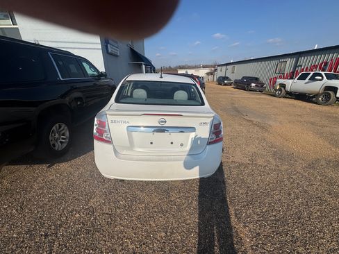 Used 2011 Nissan Sentra image 5