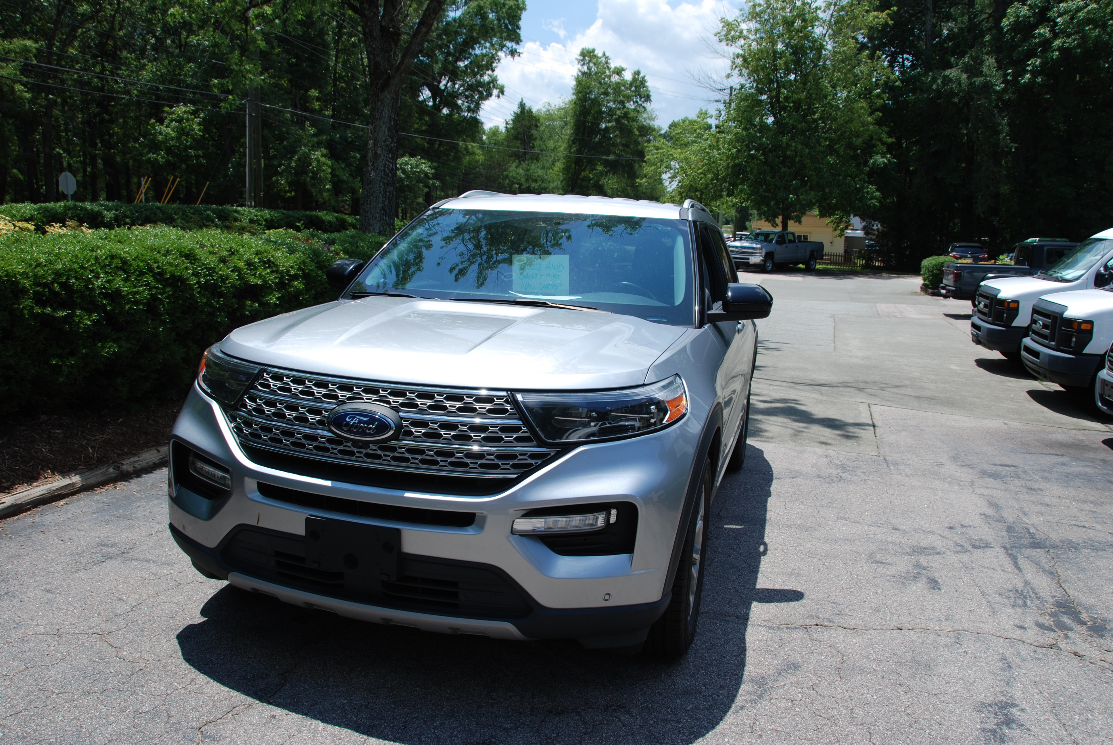 Used 2022 Ford Explorer 4WD Limited image 12