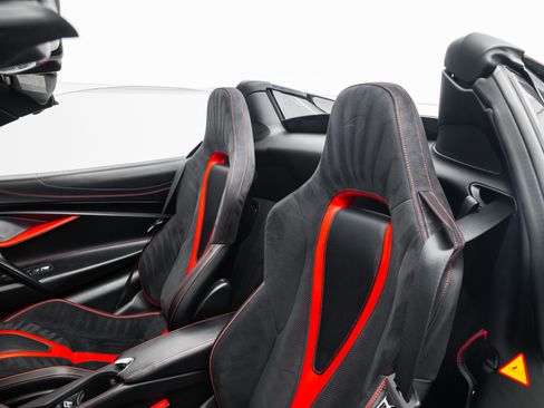 Used 2020 McLaren 720S Performance image 15