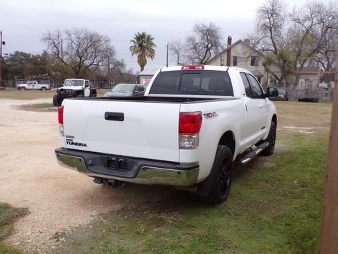 Used 2011 Toyota Tundra SR5 image 4