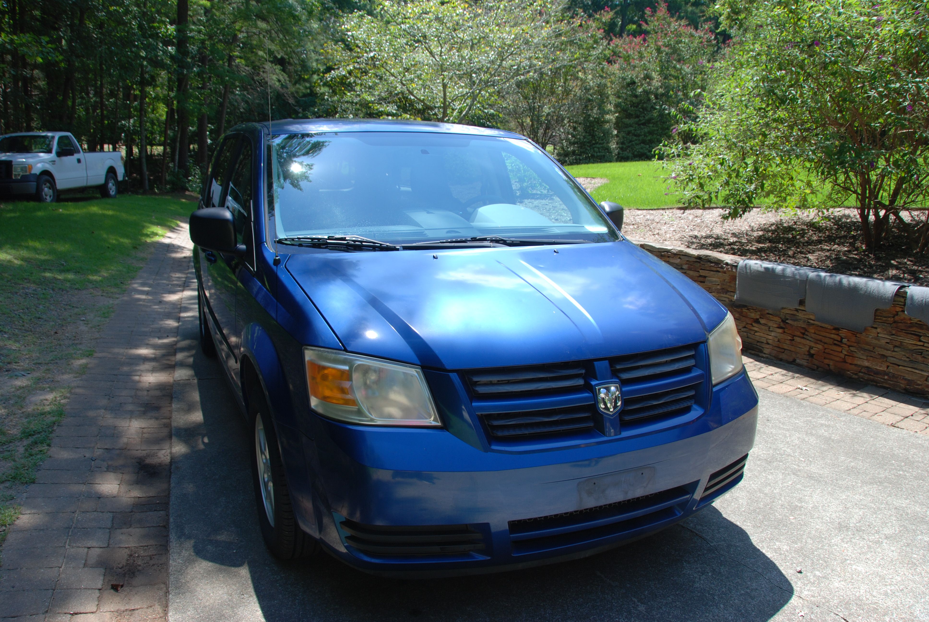 Used 2010 Dodge Grand Caravan SE FWD image 4