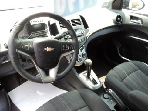 Used 2015 Chevrolet Sonic LT image 5