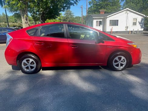 Used 2015 Toyota Prius Two FWD image 6