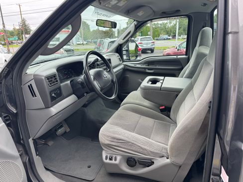 Used 2004 Ford F250 4x4 Regular Cab Super Duty image 7