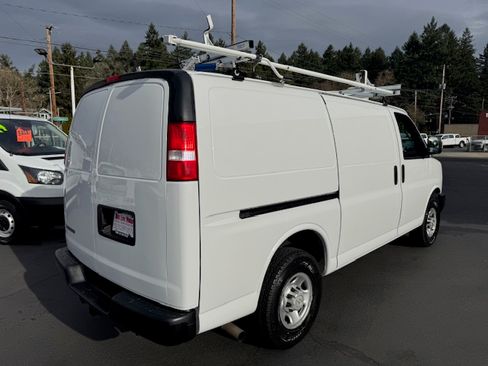 Used 2021 Chevrolet Express 2500 image 6