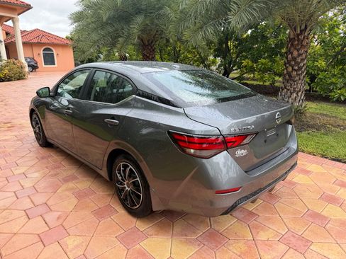 Used 2021 Nissan Sentra SV FWD image 4
