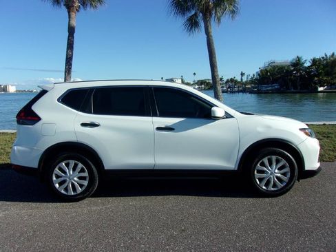 Used 2018 Nissan Rogue S image 7