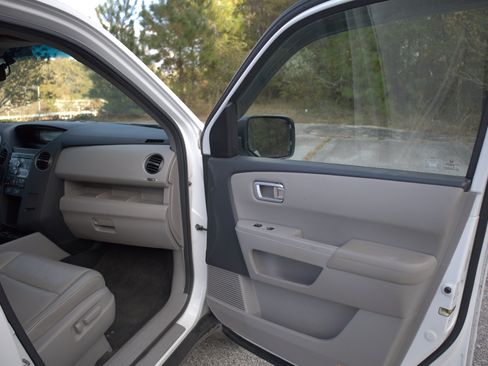 Used 2011 Honda Pilot EX-L image 14