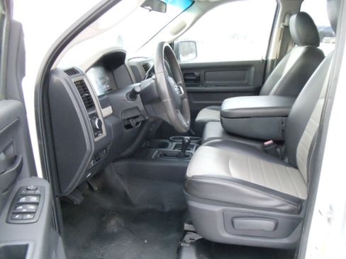 Used 2011 RAM 2500 Tradesman image 17