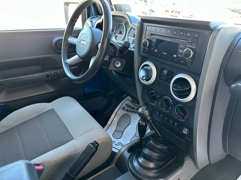 Used 2010 Jeep Wrangler Sahara image 13