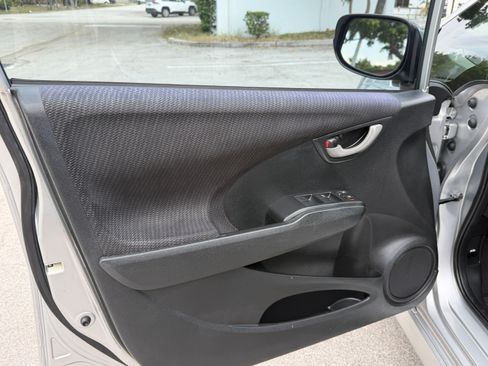 Used 2013 Honda Fit Sport image 16