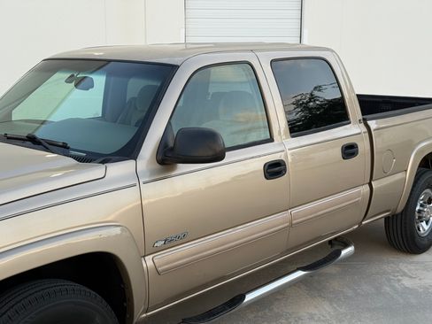 Used 2004 Chevrolet Silverado 2500 LS RWD image 24