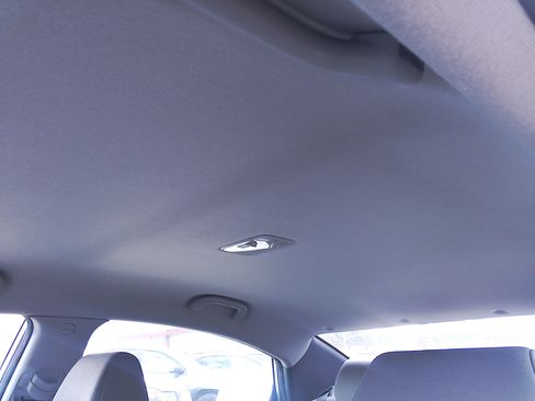 Used 2012 Hyundai Accent GLS image 26