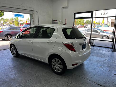 Used 2013 Toyota Yaris LE image 4