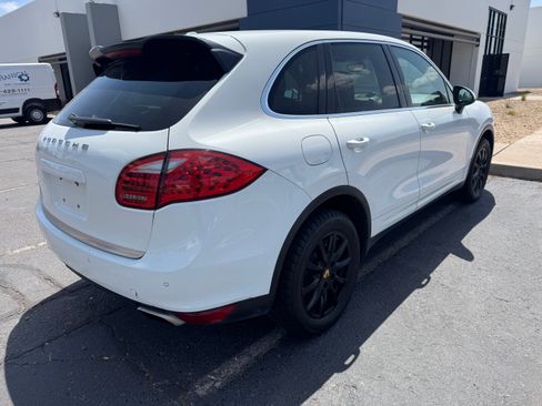 Used 2014 Porsche Cayenne AWD/4WD image 7