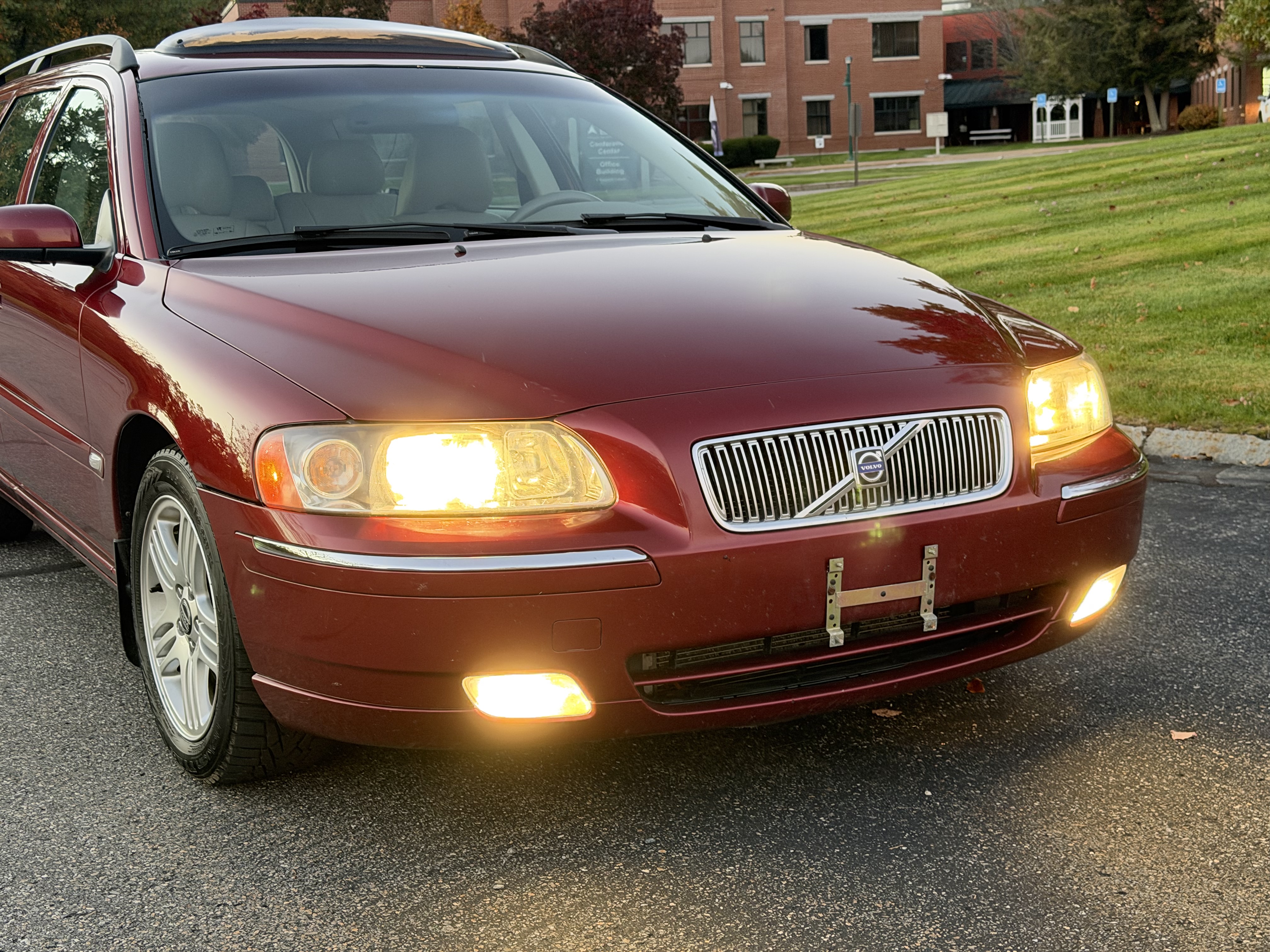 Used 2006 Volvo V70 2.5T FWD image 25