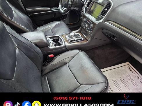 Used 2016 Chrysler 300 C AWD image 21