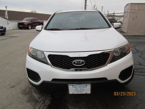 Used 2016 Ford Edge Titanium image 2