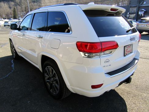 Used 2017 Jeep Grand Cherokee Overland image 6