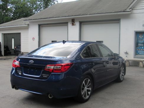 Used 2017 Subaru Legacy 3.6R Limited AWD/4WD image 5
