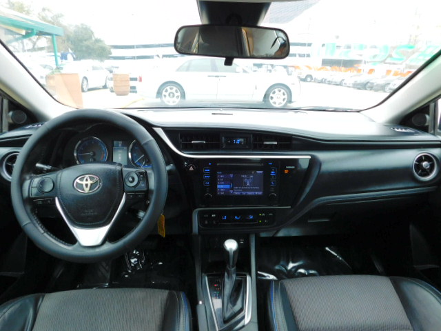 Used 2017 Toyota Corolla SE Sedan FWD image 12